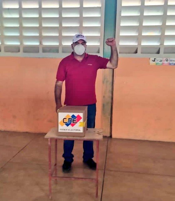 #10Oct Los candidatos de la patria a las Alcaldías de Jiménez, Morán, Palavecino y Urdaneta, participaron en el #SimulacroElectoral desde los centros de votación habilitados. Carmen Silva, Félix Linares, <a href="/GuedezDerby/">Derby Guedez</a> y <a href="/HAMADCHAER/">HAMAD AL CHAER PSUV</a>. #LaraTieneConQué #SimulacroElectoralLara2021