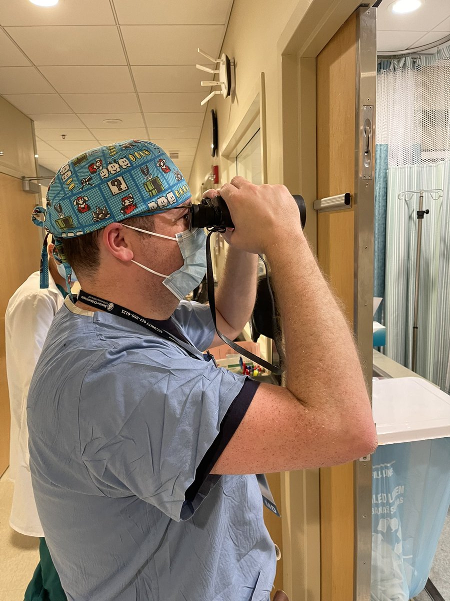TuftsNeurosurg's tweet photo. Chief Dowd supervising an EVD placement from afar 👀😂 💀 #chiefthings https://t.co/QzwdqKLtcn