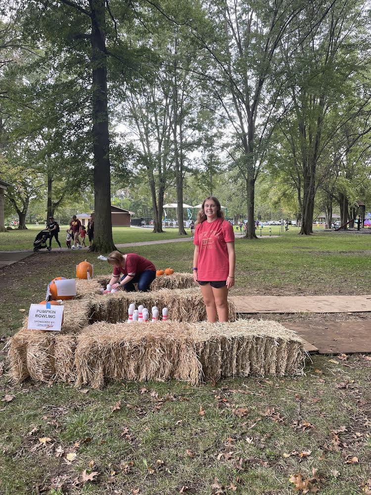 KeyNrhs's tweet photo. Key Club had so much fun helping out at Fall Fest this weekend. https://t.co/j0KMGi8Cuf