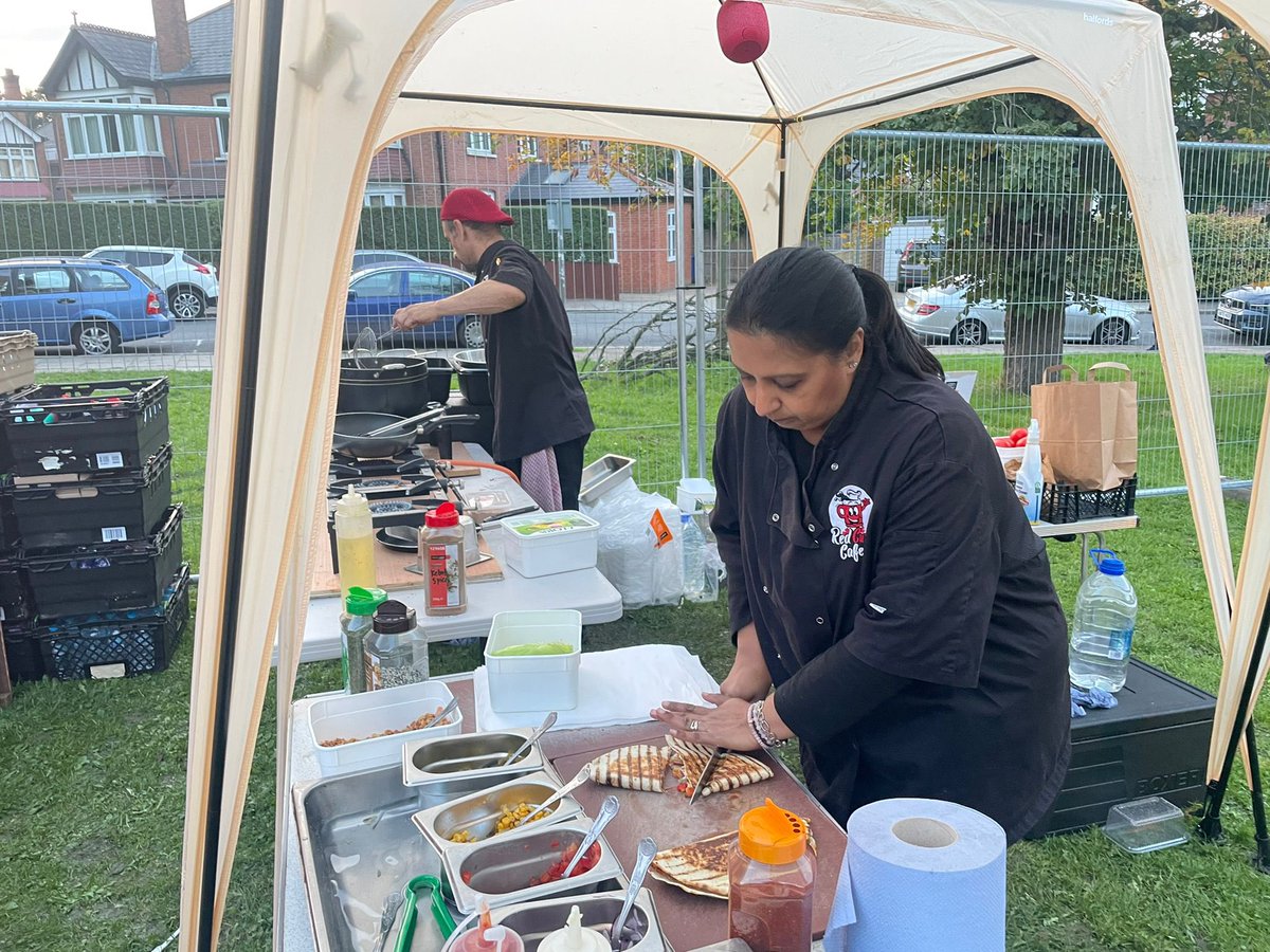 redcupcafeuk's tweet photo. 🤩Wow 🤩what an incredible day!! #Harrow’s 1st ever #Oktoberfest! A fantastic festival organised by @KitchenLondons & #MadeInHarrow, the 🌞 shone, the 🎼 blared & the food 🍟 & drink 🍺 flowed! Thanks 🙏 to all that attended & said 👋; was great to see so many of you 😍 #charity https://t.co/gJZ16ekzQe