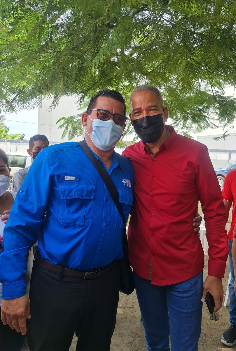 williancontig's tweet photo. En el simulacro electoral  con #NelsonMoreno,el próximo Alcalde de PLC, Daniel Haro,Brizaida Barreto y muchos dirigentes revolucionarios q construyen con su esfuerzo la contundente victoria q obtendremos en las megaelcciones del 21N.
@NicolasMaduro
@dcabellor 
@luismarcanos https://t.co/HUa5GwMQon