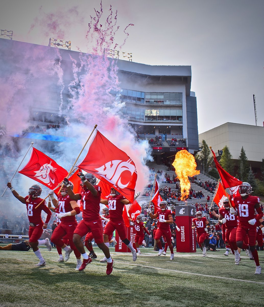 ZZUCRU's tweet photo. Yesterday Was Lit. #WinnersWin @WSUCougarFB 🔥🏆 https://t.co/7kCM1xvcOz
