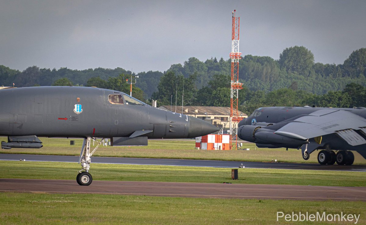 MarkbBentley's tweet image. Well it's all about the #B1s on social media pages again . #AvGeek @scan_sky @HQUSAFEAFAF @usairforce . I hope I can get a few more captures in the coming weeks