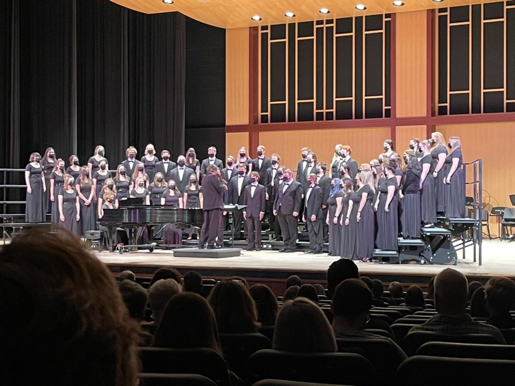 SraPickering's tweet photo. Fall Concert for the @MountMercy University Choir and University Band! You sounded AMAZING! 🎶💙💛 (thanks @Prairie_Pride  for the facilities) https://t.co/8GgS7ArkJ0