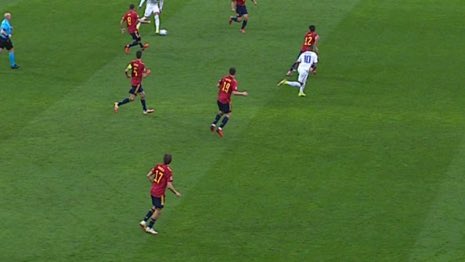 _BeFootball's tweet photo. Eric Garcia touche le ballon et empêche donc le hors-jeu de Kylian Mbappé.

But totalement valide 🇫🇷

#LigueDesNations | #ESPFRA https://t.co/lQDflBE1fP