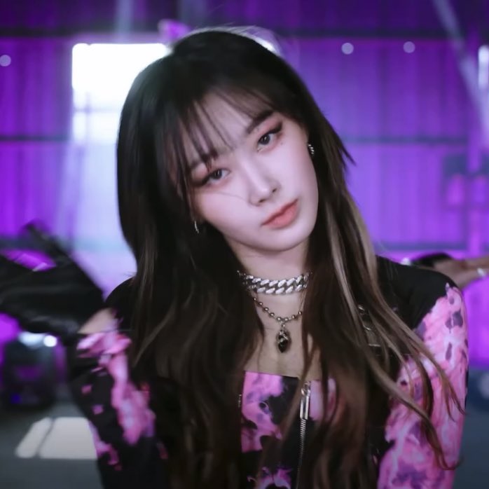 seulgirubywnter's tweet photo. Giselle if you’re lurking on twitter pls notice me senpai
#GISELLE #AERI #UCHINAGA #UCHINAGAAERI #UCHINAGAGISELLE #AESPA #SMTOWN #SAVAGE #NextLevel #BlackMamba #Forever #GIGI #RAPPERG https://t.co/iLNbsFX0X1
