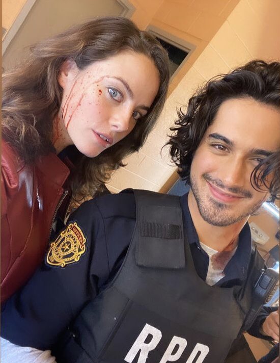 Kaya and Avan on set