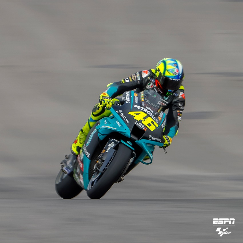 MotoGP_ESPN's tweet photo. #MotoGPxESPN Quedan 6 domingos más de Valentino como piloto. Y en 3 de esos días se subirá a la 46. 🙏🙏

24/10 #Misano
7/11 #Portimao
14/11 #Valencia

@ValeYellow46 https://t.co/31goj4tHHY