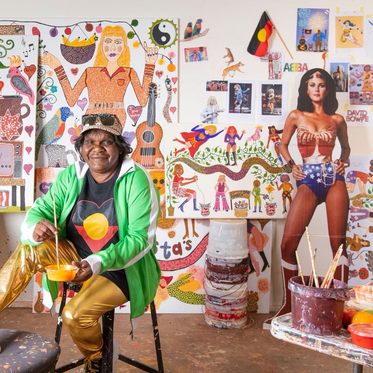 The wonderful Kaylene Whiskey brings some of that Iwantja Arts magic to the 
Tarnanthi art exhibition at <a href="/agsa_adelaide/">Art Gallery of South Australia</a> ✨

Read more about this life-filled artwork in my insight piece for <a href="/OculaArt/">Ocula</a> 

emmakatewilson.net/new