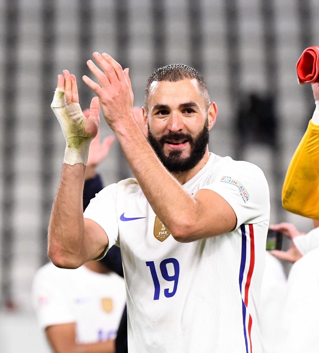 ActuFoot_'s tweet photo. Vous le mettez à quelle place au Ballon d’Or ? 😍 https://t.co/JQhhiIEhct