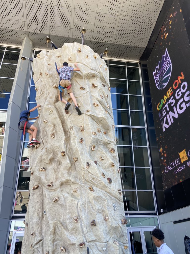 blogaboutitall's tweet photo. #SundayFunday @docosacramento Carnival Block Party #HelloDOCO #DOCOSacramento #sponsored https://t.co/EvhTKgG3vE