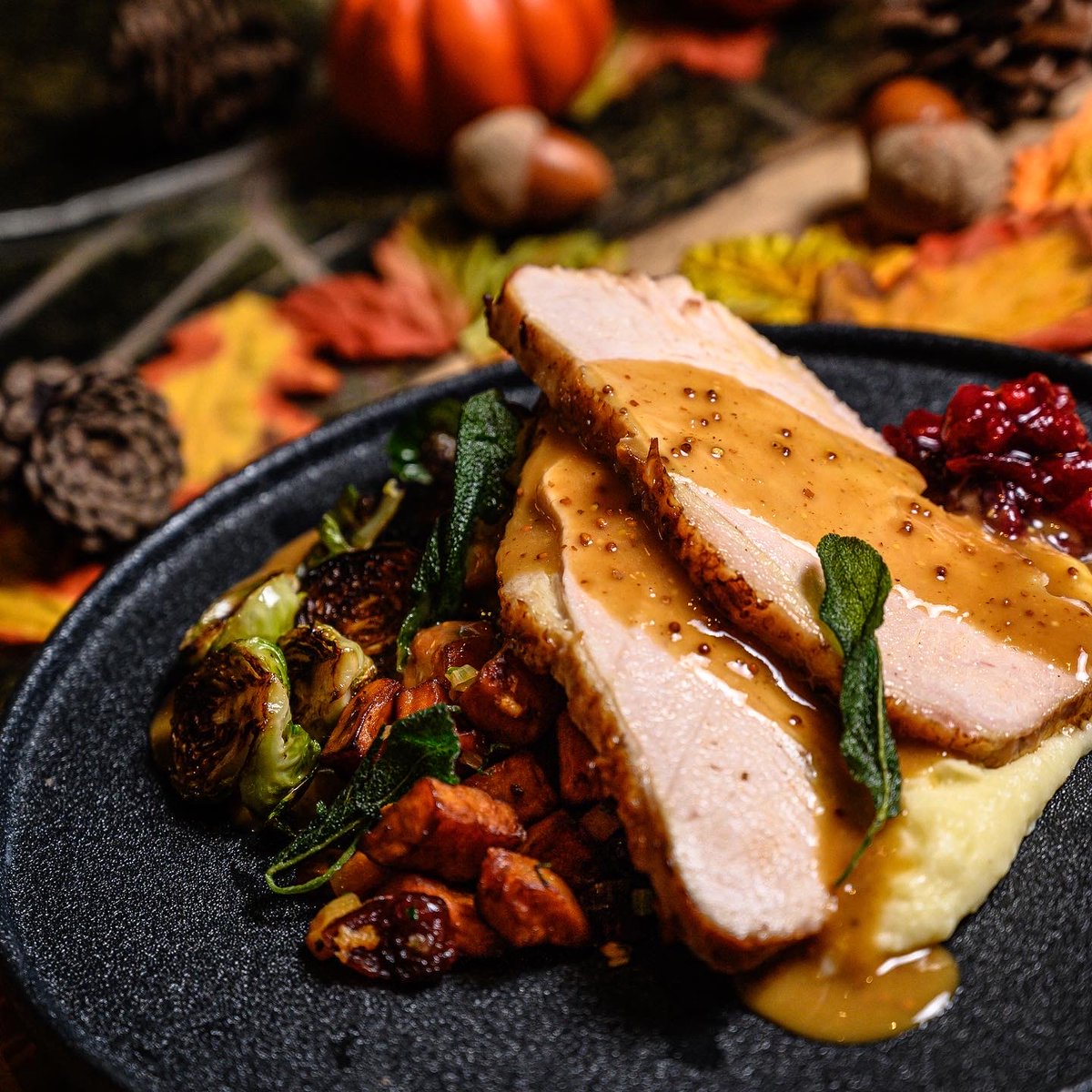 Thanksgiving is just around the corner! Grab your forks and knives, and #LetsTalkTurkey! Enjoy this scrumptious meal at our signature ONE Restaurant tonight and tomorrow!

#HappyThanksgiving #TurkeyDinner #HazeltonTO #ONERestaurant #Yorkville