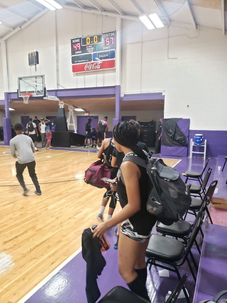 These women walked into a hostile environment and performed well in an unofficial scrimmage vs ABC. Any unsigned girls interested in Prep don't hesitate to hmu. In 2 games 3 of my ladies recieved heavy interest from colleges already.