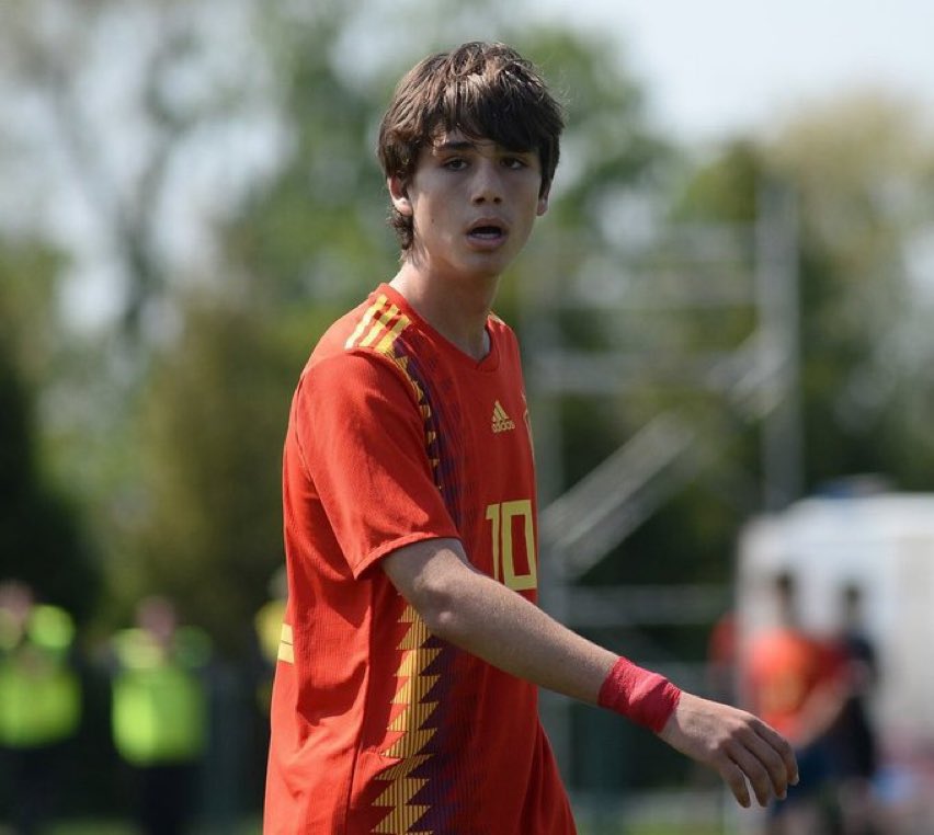 FabricaMadrid's tweet photo. Of Spain U18’s 3 goals against Romania today, three Real Madrid players were involved:

🅰️ Rafel Obrador in the first goal

🅰️ Gonzalo García in the second goal

⚽️ Julen Jon Guerrero in the third goal https://t.co/zuaTuzJhAq