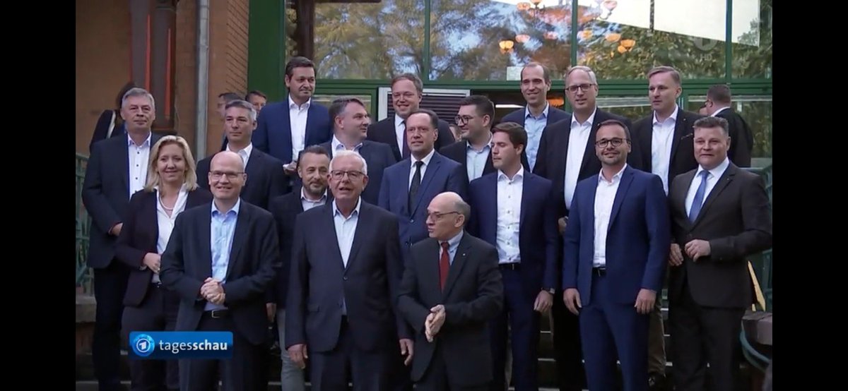 Was um Himmels Willen könnte das Hauptproblem der #CDU sein? (Fraktionsvorsitzende im Bund, in den Ländern und in der EU) Ich komm nicht drauf