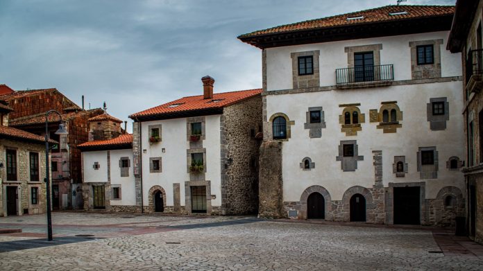guiasturias's tweet photo. RUTA MARINERA DE LA PRINCESA.
 
 https://t.co/XRiU1nAWNs https://t.co/7FAfeCWwgi