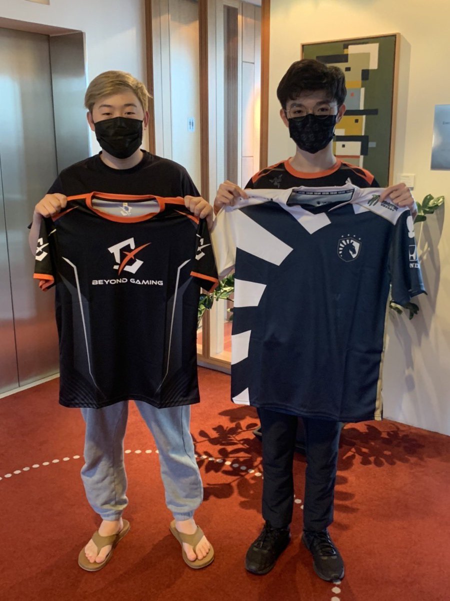 BeyondGaminglol's tweet photo. Jersey swap!
@TeamLiquid ❤️ https://t.co/KkKoY9gz2J