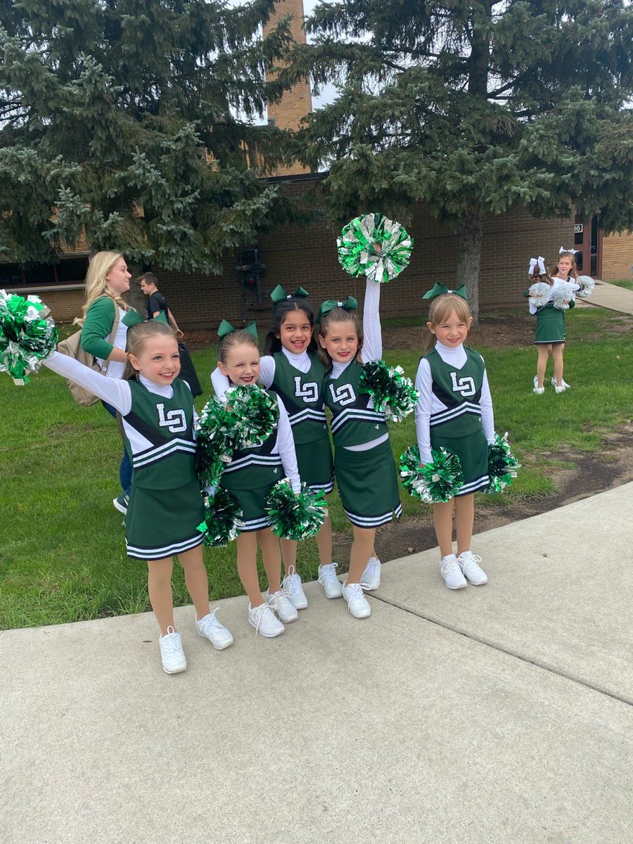 lodragons_dance's tweet photo. We had so much fun walking in the Homecoming parade today 💚 https://t.co/6rw8ASz0YZ