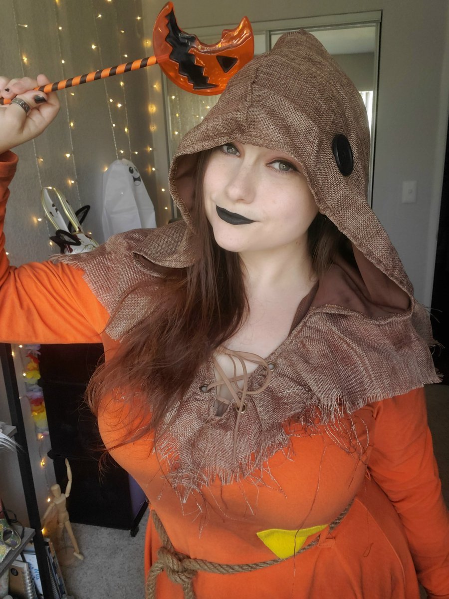 Spooki_Em's tweet photo. Thank you to everyone who came to my Spoopy Birthday Boo Bash! 🧡
I'm too many years old today! 🥳
🎃 Happy Spooptober! 🎃 https://t.co/DEU31YbkSA