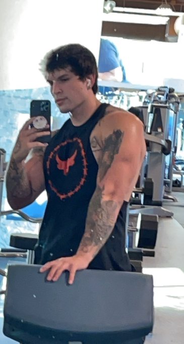 Let me lift you https://t.co/3sg2guWhyW