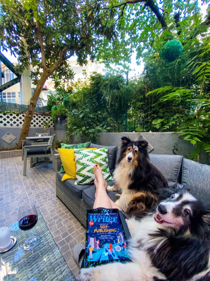TammySchwark's tweet photo. Happy #Thanksgiving to my fellow Canadians back in π¨π¦
First year away...chilling at home with the #furrykiddies...post-surgery for my younger one...
Put a "pre-packaged" pork roast in the oven...looks like a big pile of π©π was actually yummy! #hatecooking
#ITProLife #Sheltie https://t.co/LnDAaSlWrn