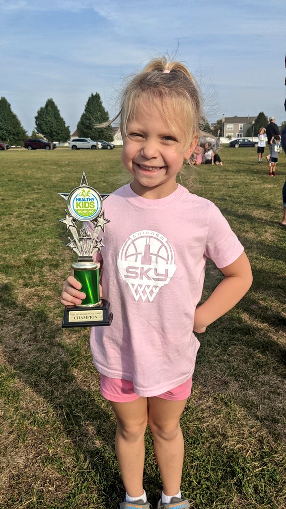 MrPrieboyPCHS's tweet photo. That's a wrap on the Fall Healthy Kids Running Series. Charlotte did great and had so much fun! 🙂🏃🏼‍♀️💨 #RunForFun #RaceForFun https://t.co/Y1QG1JntTl