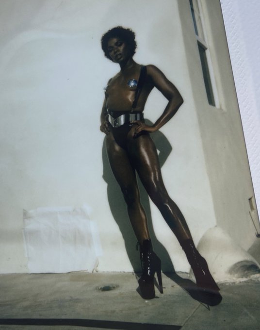2 pic. I think I do so much better producing for myself. The creativity and product comes out so much