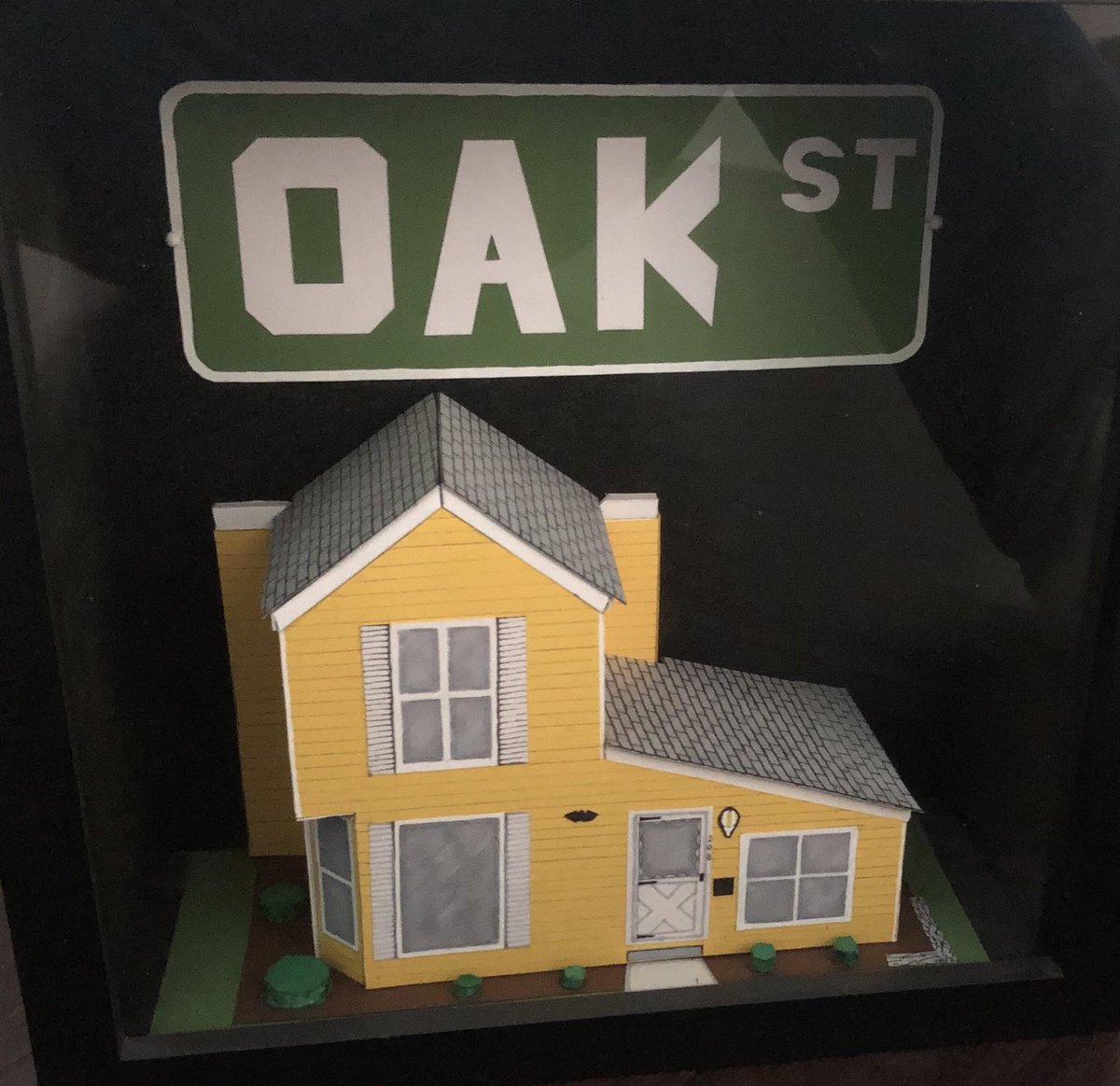 Andrew Hemminger (@capnahemm) on Twitter photo <a href="/PaperStadiums/">Paper Stadiums 🏟</a> … I’ve not had time for a full stadium but I decided to make this for my parents for their anniversary. It’s in a 4.5” shadow box. It’s their first house in 1979. <a href="/PaperStadiums/">Paper Stadiums 🏟</a> … I’ve not had time for a full stadium but I decided to make this for my parents for their anniversary. It’s in a 4.5” shadow box. It’s their first house in 1979.