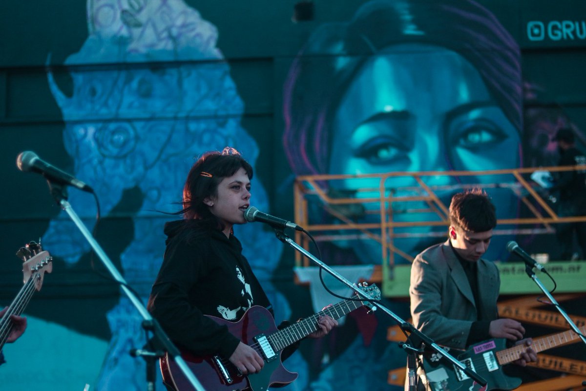 jmcheppi's tweet photo. Participamos del 𝙁𝙚𝙨𝙩𝙞𝙫𝙖𝙡 𝙙𝙚 𝘼𝙧𝙩𝙚 𝙐𝙧𝙗𝙖𝙣𝙤 de @BA_Cultura en el Centro Comercial del Puerto.  

Con artistas marplatenses y la @FundacionCI intervenimos la pared de la Sala Jorge Laureti.

¡La Feliz palpita la nueva temporada de verano!. SÍ a #MarDelPlata 🌊❤️☀ https://t.co/VsfNwN3jOY