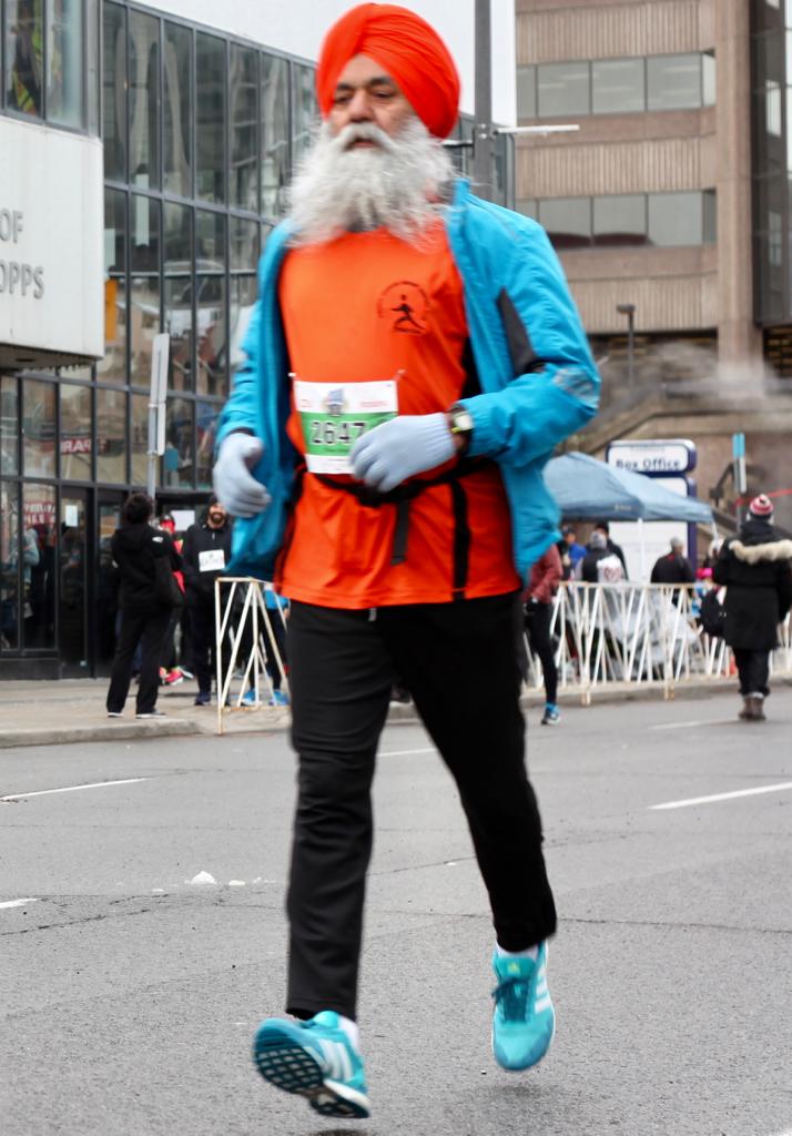 Best of luck to Brampton's Dhian Singh Sohal as he runs in tomorrow's Boston Marathon! 🏃

#BostonMarathon