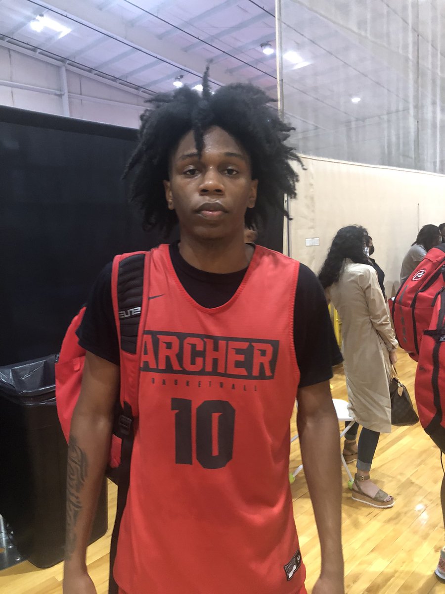 Coach_Ad24's tweet photo. Always love watching this archer team and these 2 guards takes defense personal and that’s rare to see… both players are physical and you feel them all over the court. #SHReportJamboree @CDrummer_ @hoodrixh_d #UnderrAteDinGA https://t.co/FDF2YIYxyj