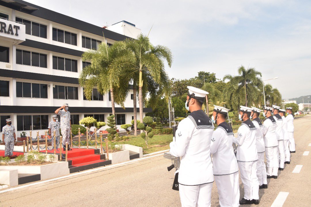 Selamat Datang YBhg Panglima YBhg Timbalan Panglima Armada Barat, Laksma Farizal Myeor menyempurnakan pemeriksaan kawalan suku pertama beliau hari ini setelah mengambil alih tugas sebagai Timbalan Panglima Armada Barat. @tldm_rasmi @MPA_Barat @fmyeor #NavyNews