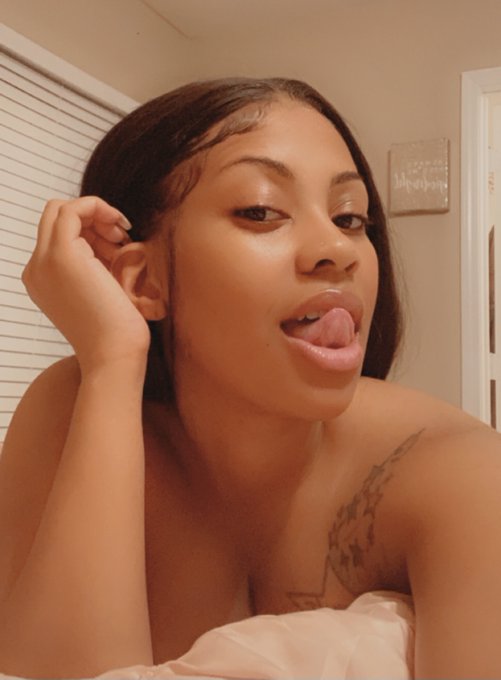 Dm me on onlyfans  https://t.co/vZACcjZOjn https://t.co/AebxdDrKlN<a href="/tag/onlyfans"class="tags"><span>#onlyfans</span></a>