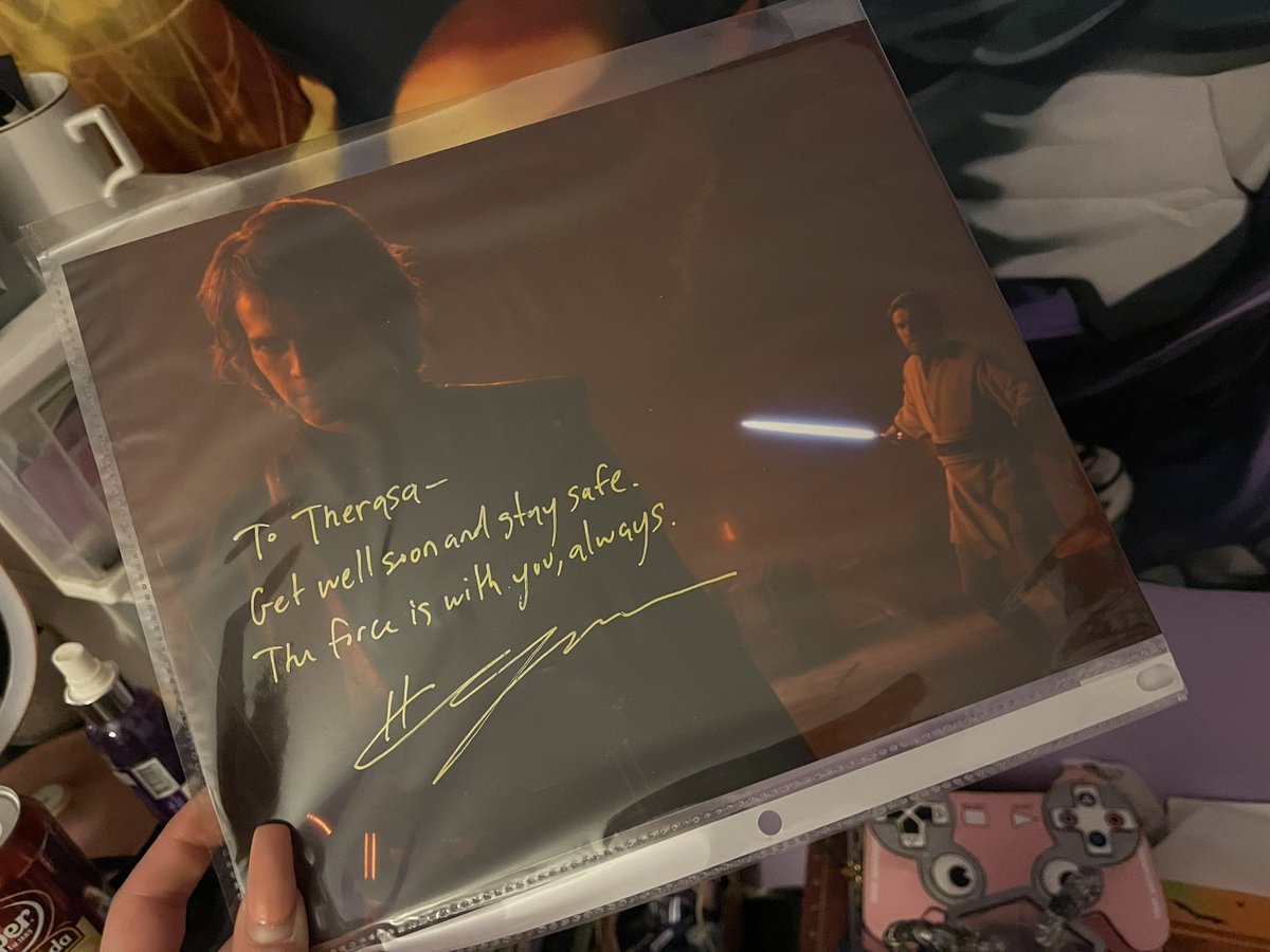 cuutiebatuuie's tweet photo. @NY_Comic_Con meeting Hayden Christensen was amazing. He was so incredibly sweet and it was an honor to tell him how Star Wars has helped my mom ❤️ https://t.co/81Hb2TWBgT