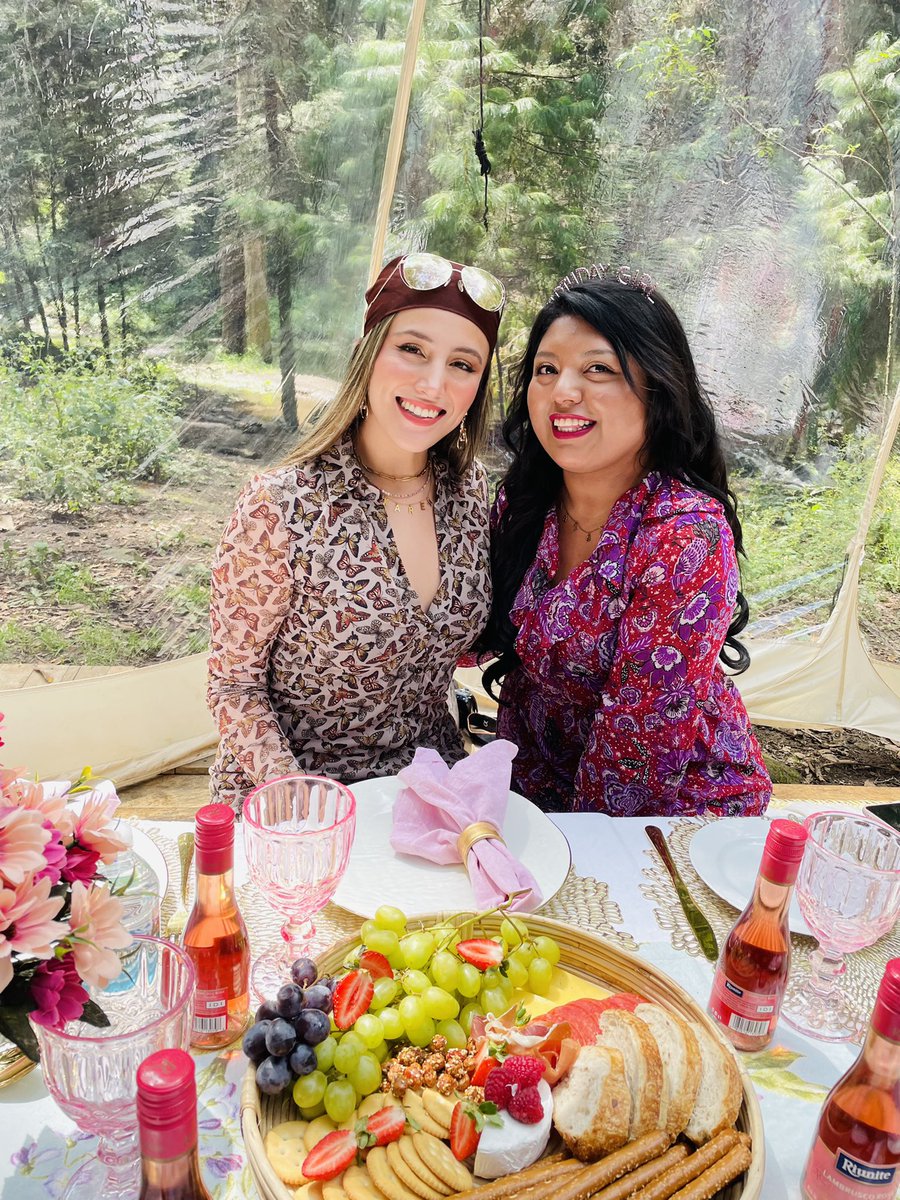 abii_gil's tweet photo. La celebración de #ElCuartoDeSiglo llegó a su fin y de verdad no podría sentirme más amada 🥰 gracias por el amor, la magia y todas las cosas bellas en esta semana, en este fin y sobretodo en esta VIDA! 💕 https://t.co/Zl9Jpj7wkR