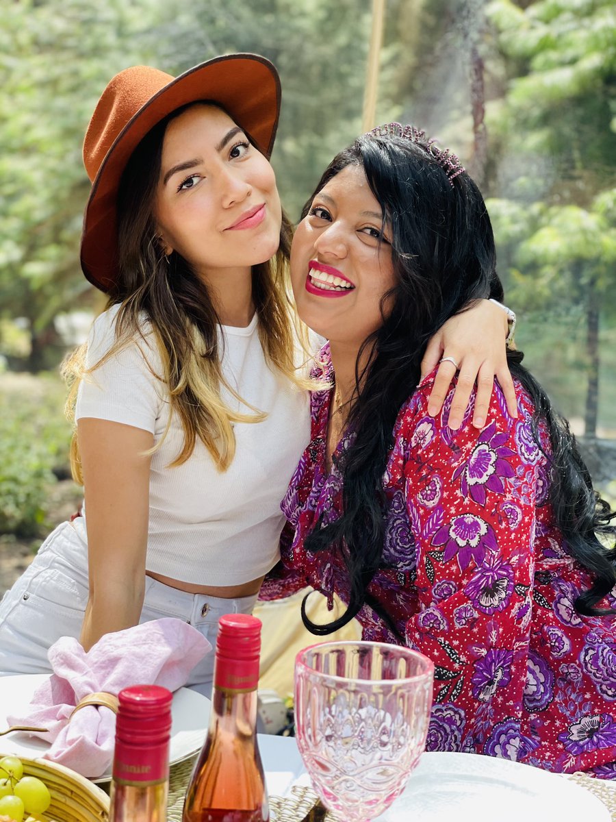 abii_gil's tweet photo. La celebración de #ElCuartoDeSiglo llegó a su fin y de verdad no podría sentirme más amada 🥰 gracias por el amor, la magia y todas las cosas bellas en esta semana, en este fin y sobretodo en esta VIDA! 💕 https://t.co/Zl9Jpj7wkR