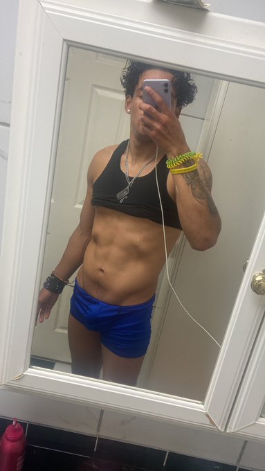 Who&rsquo;s up https://t.co/DzjuJ9kjbz<a href="/tag/selfie"class="tags"><span>#selfie</span></a><a href="/tag/abs"class="tags"><span>#abs</span></a><a href="/tag/snapchat"class="tags"><span>#snapchat</span></a><a href="/tag/facial"class="tags"><span>#facial</span></a><a href="/tag/snap"class="tags"><span>#snap</span></a><a href="/tag/freak"class="tags"><span>#freak</span></a><a href="/tag/chaturbate"class="tags"><span>#chaturbate</span></a>
