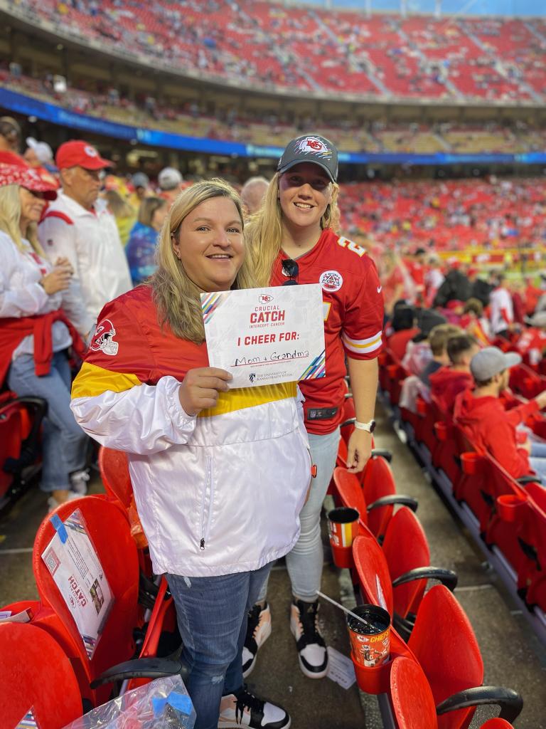 MollyRoss119's tweet photo. #ChiefsVsCancer https://t.co/XkktIz6hdl