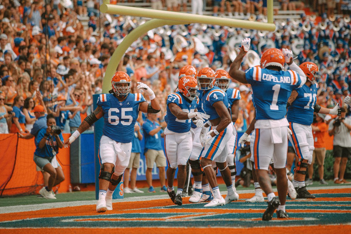GatorsFB's tweet photo. Successful Saturday in The Swamp. #GoGators https://t.co/eRGn7KAOjB