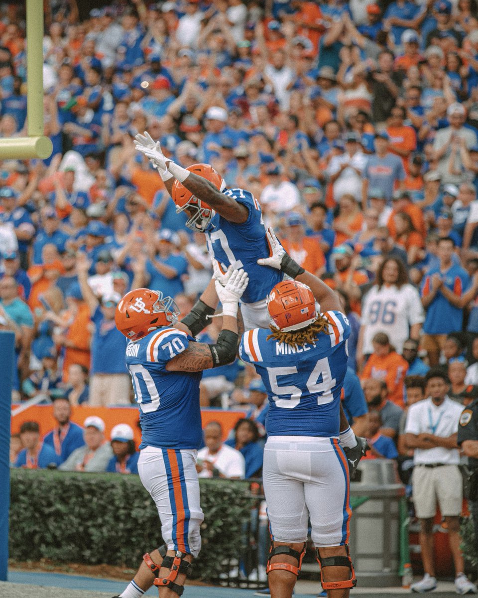 GatorsFB's tweet photo. Successful Saturday in The Swamp. #GoGators https://t.co/eRGn7KAOjB