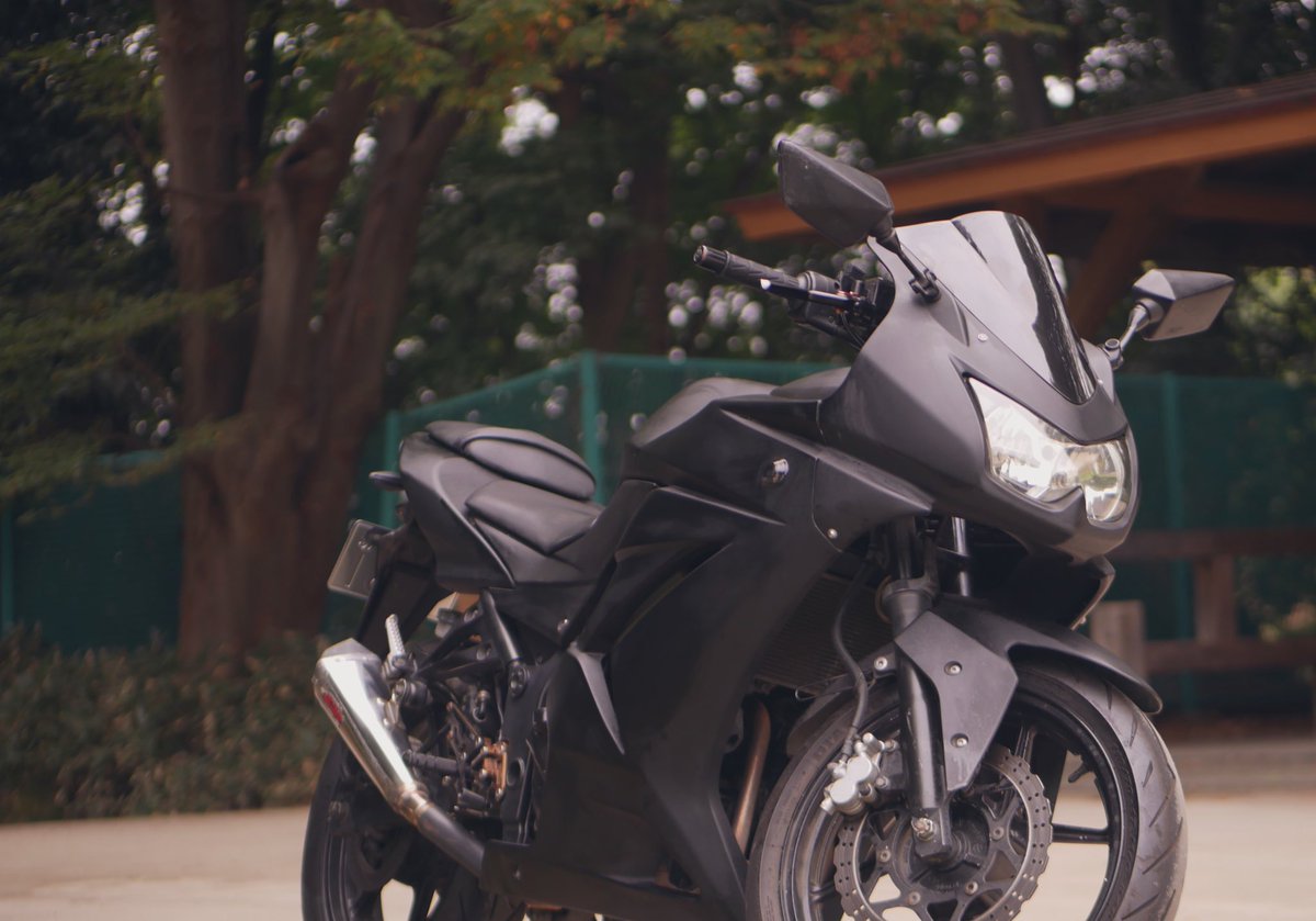 SamuraiActor's tweet photo. Ohayo!Good morning☀️
You know I got a motorcycle license,and what bike I bought is...Ofcourse,
【Ninja 250R 】🏍

So,I can do SamuRider,also Ninja on Ninja🥳🥳🥳　Yeah〜〜👏

#Kawasaki #Ninja250r #Samurider #殺陣新井敬太 #バイク俳優新井敬太 #ニンジャ俳優新井敬太 #バイクモデル https://t.co/8wvSVl04Ey