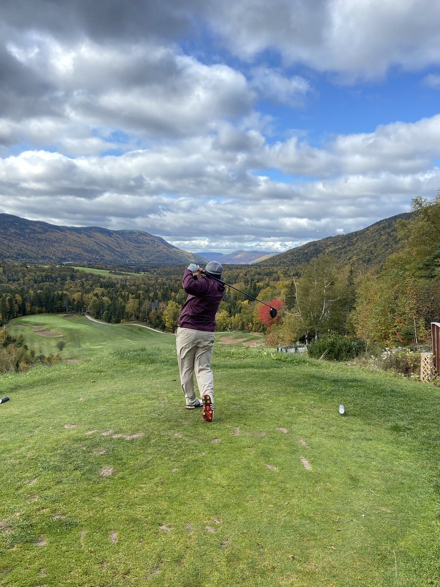 VWhiteway's tweet photo. Amazing fall day @Jon_Organ ⛳️ 🍁@HumberValleyRes @GolfTown #ExtendYourSeason #ComeOutAndPlay https://t.co/uEVHwvpDBj