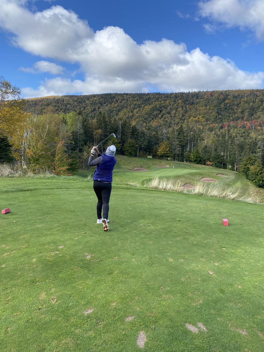 VWhiteway's tweet photo. Amazing fall day @Jon_Organ ⛳️ 🍁@HumberValleyRes @GolfTown #ExtendYourSeason #ComeOutAndPlay https://t.co/uEVHwvpDBj