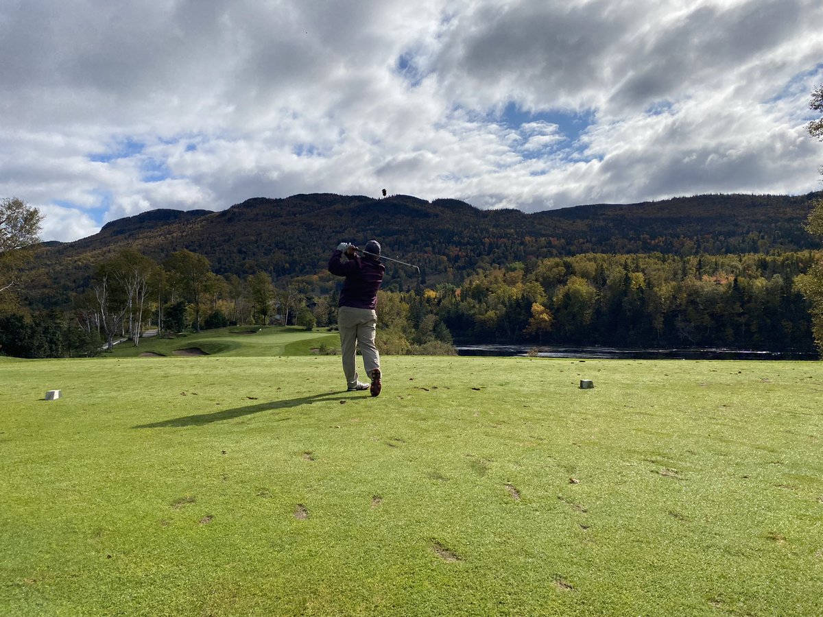 VWhiteway's tweet photo. Amazing fall day @Jon_Organ ⛳️ 🍁@HumberValleyRes @GolfTown #ExtendYourSeason #ComeOutAndPlay https://t.co/uEVHwvpDBj