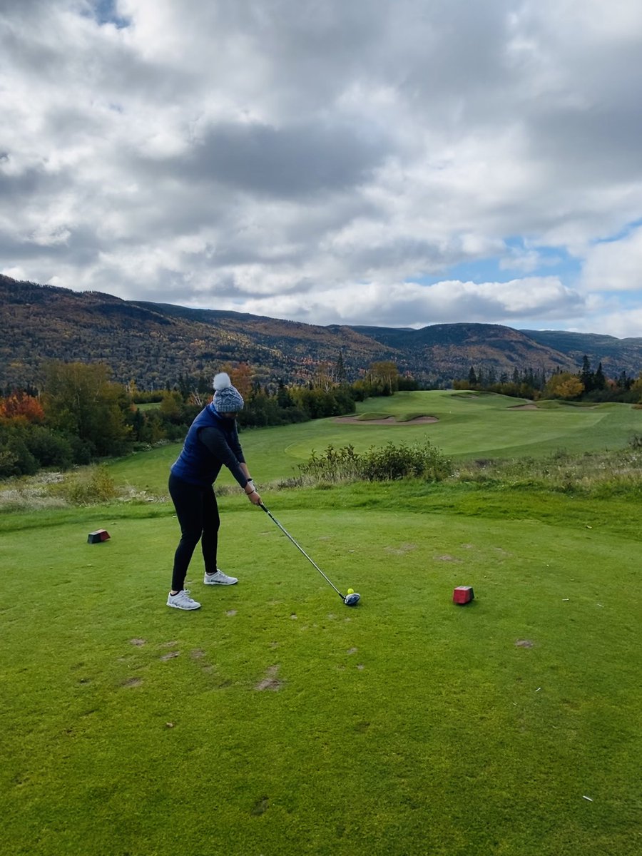 VWhiteway's tweet photo. Amazing fall day @Jon_Organ ⛳️ 🍁@HumberValleyRes @GolfTown #ExtendYourSeason #ComeOutAndPlay https://t.co/uEVHwvpDBj