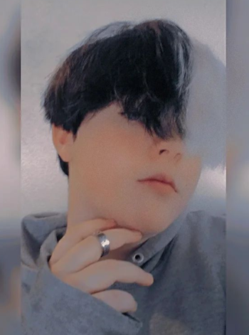 Juice_Box_Boy_'s tweet photo. lol I still have no idea ow selfie days work but uh hi #beetwtselfieday 
(someone plz tell me if I did this wrong >.>) https://t.co/K6QuZFNAk1