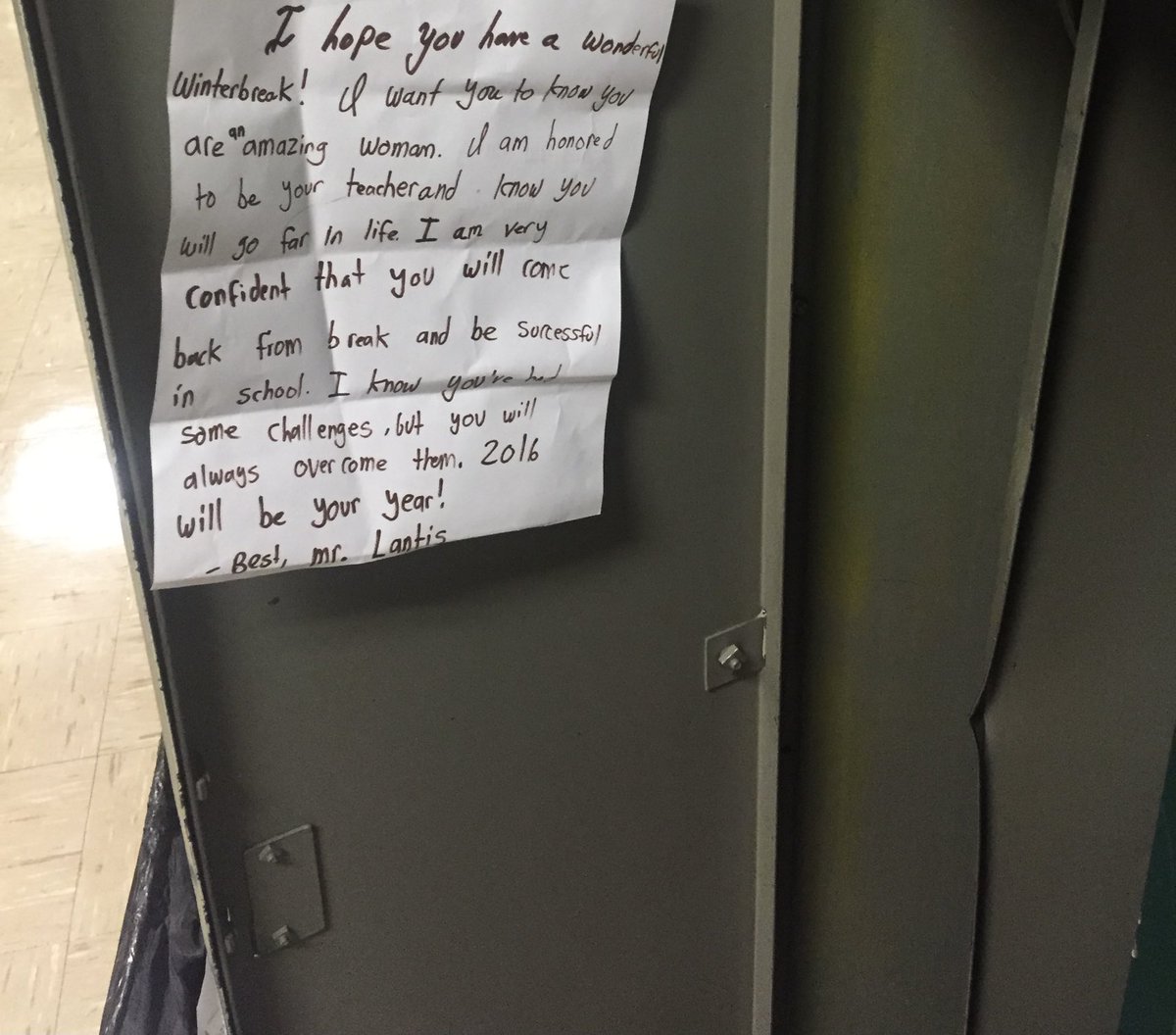 alantis_teaches's tweet photo. Found these gems from my 2nd year of teaching (6 years ago). I still make anchor charts &amp; write positive notes to students. I remember being surprised to see they taped it to their locker, but realized that sometimes the little things matter. #reflection #teachwithurheart #math https://t.co/QOR5Znl8wd