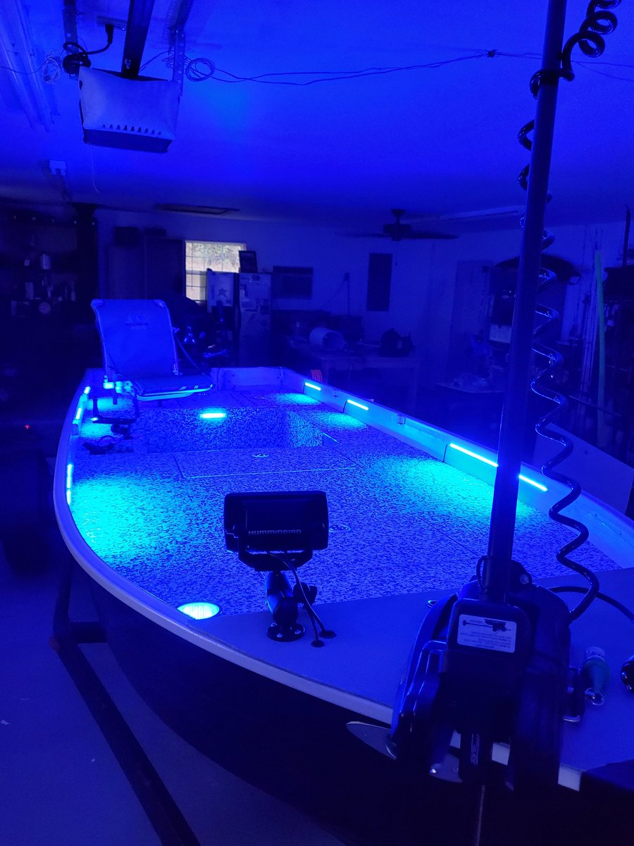 SlaunchOutdoors's tweet photo. Got Tiffany 96% finished. Couldn't get the wrap done after we had already started painting so we painted her hull all black. But here she is in all her glory. #tinyboatnation #tinyboat #builtnotbought #jonboattobassboat #seadek #hummingbird #minnkota #mercury https://t.co/6FSRs5j6B0