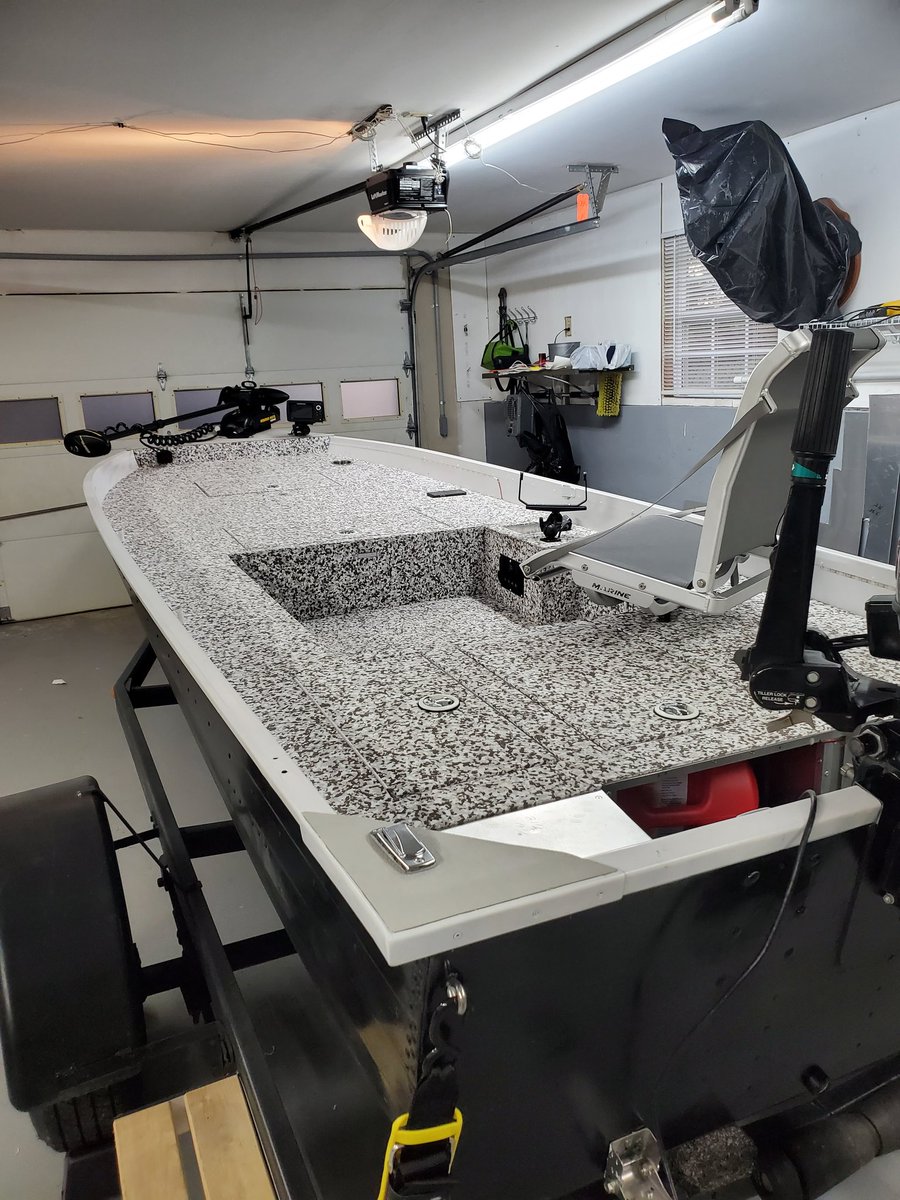 SlaunchOutdoors's tweet photo. Got Tiffany 96% finished. Couldn't get the wrap done after we had already started painting so we painted her hull all black. But here she is in all her glory. #tinyboatnation #tinyboat #builtnotbought #jonboattobassboat #seadek #hummingbird #minnkota #mercury https://t.co/6FSRs5j6B0