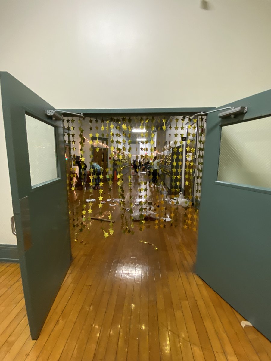 This evening, Sacred Heart Academy kicked off Homecoming Week with hallway decorating and an inspirational Mass. 
Stay tuned for daily posts on our homecoming festivities this week! #experiencetheSHAdifference